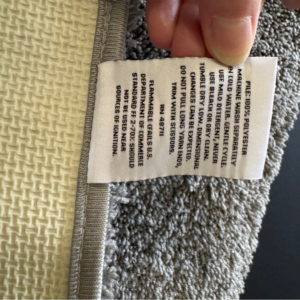 Havenstay Plush Quick-Dry Bath Mat in Light Gray - Picture 3 of 3